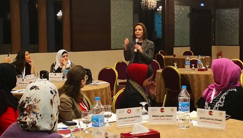 انطلاق الدورة التدريبية لمنظمة المرأة العربية حول:
