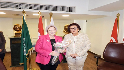 منظمة المرأة العربية تكرم الأستاذة الدكتورة نبيلة عبد المقصود