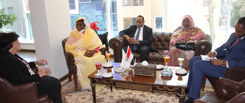 وزيرة العمل والإصلاح الإداري بجمهورية السودان
