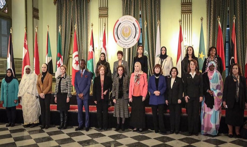 صورة لرؤساء الوفود العربية والدولية المشاركة في المؤتمر السادس لمنظمة المرأة العربية.